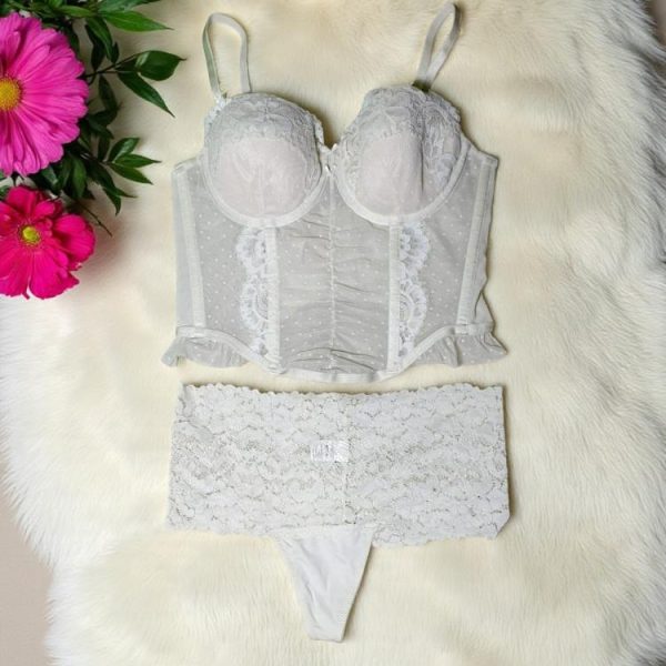 Attractive White Full Coverage Set